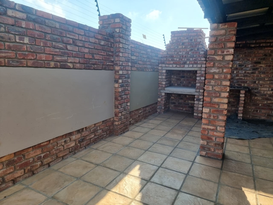 3 Bedroom Property for Sale in Waterval East North West